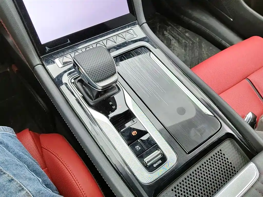 Hongqi H6 2025 Model 2.0T Fashion Edition фото 11