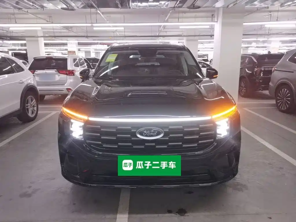 2025 Ford Edge