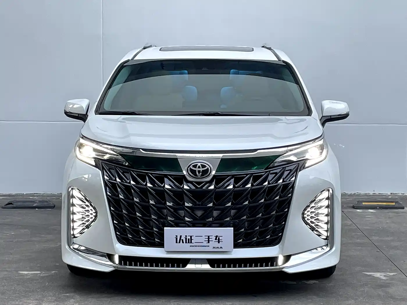 Toyota Sienna 2024 2.5L Hybrid Comfort Edition фото 3