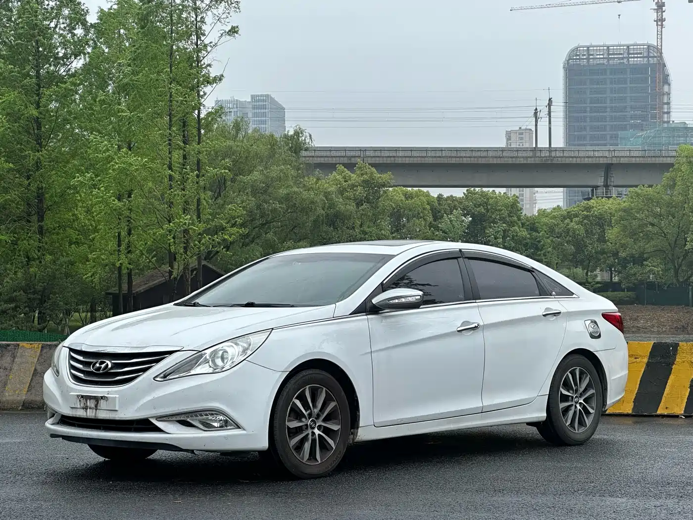 Hyundai Sonata 2013 2.4L Automatic Luxury Edition (China IV)