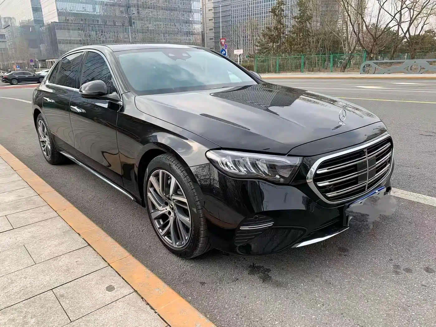 Mercedes-Benz E-Class 2025 E 300 L Fashion фото 23