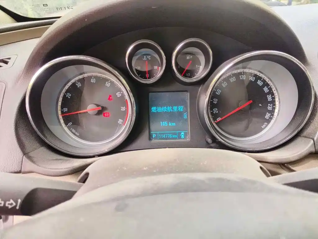 Photo 4 - Buick Regal