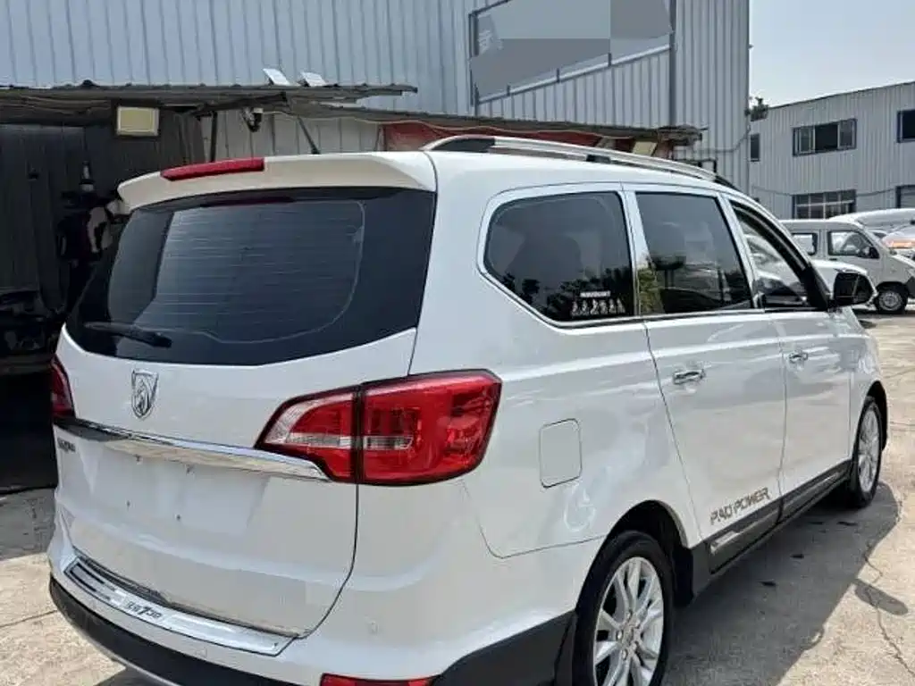 Baojun 730 2015 2016 1.5L Manual Comfort 7-seater China V