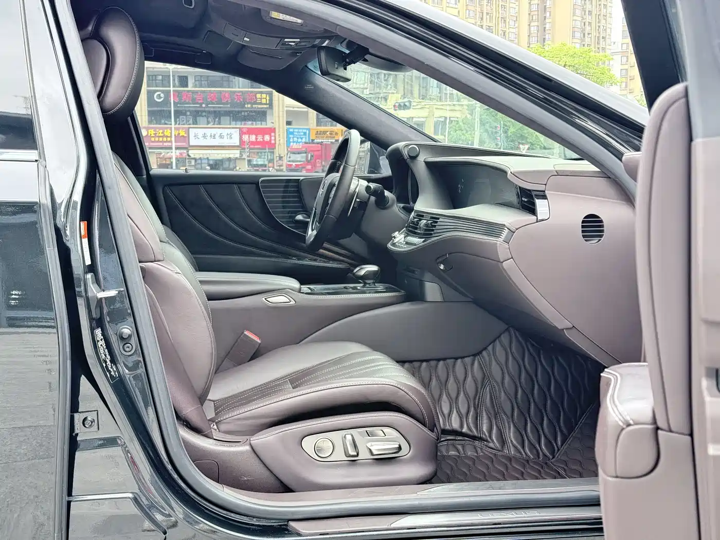 Lexus LS 2020 500h Luxury (China V) фото 8