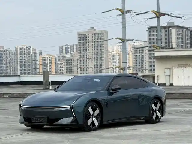 XPeng P7 2025 702km Long Range Edition