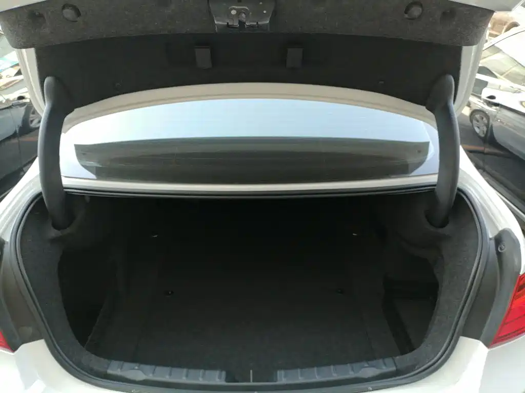 Photo 19 - BMW 3 Series
