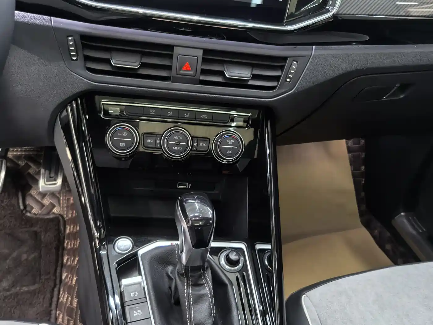 Volkswagen Tayron 2019 380TSI 4WD R-Line China VI фото 9