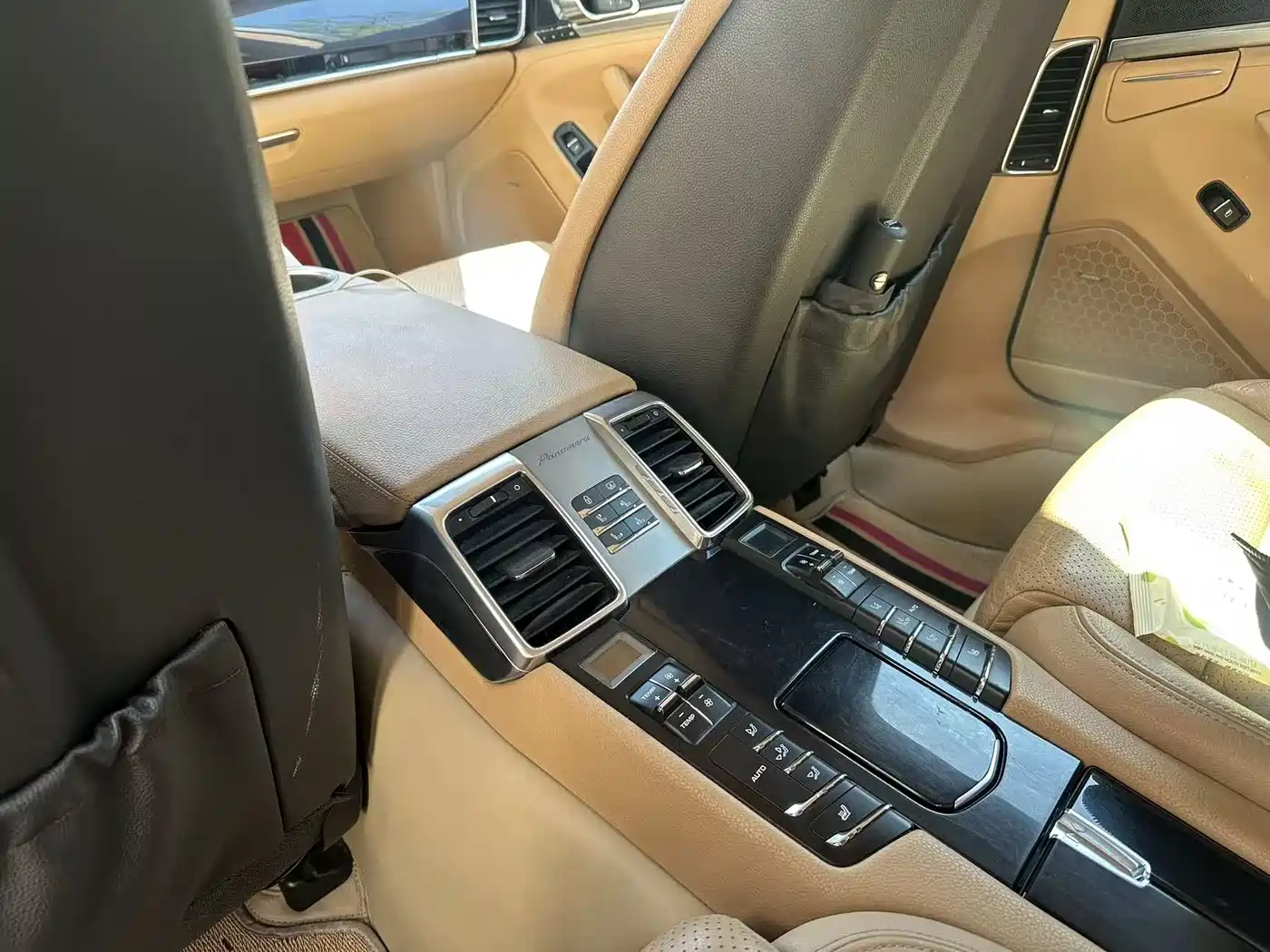 Porsche Panamera 2013 Panamera 4 Platinum Edition 3.6L фото 9