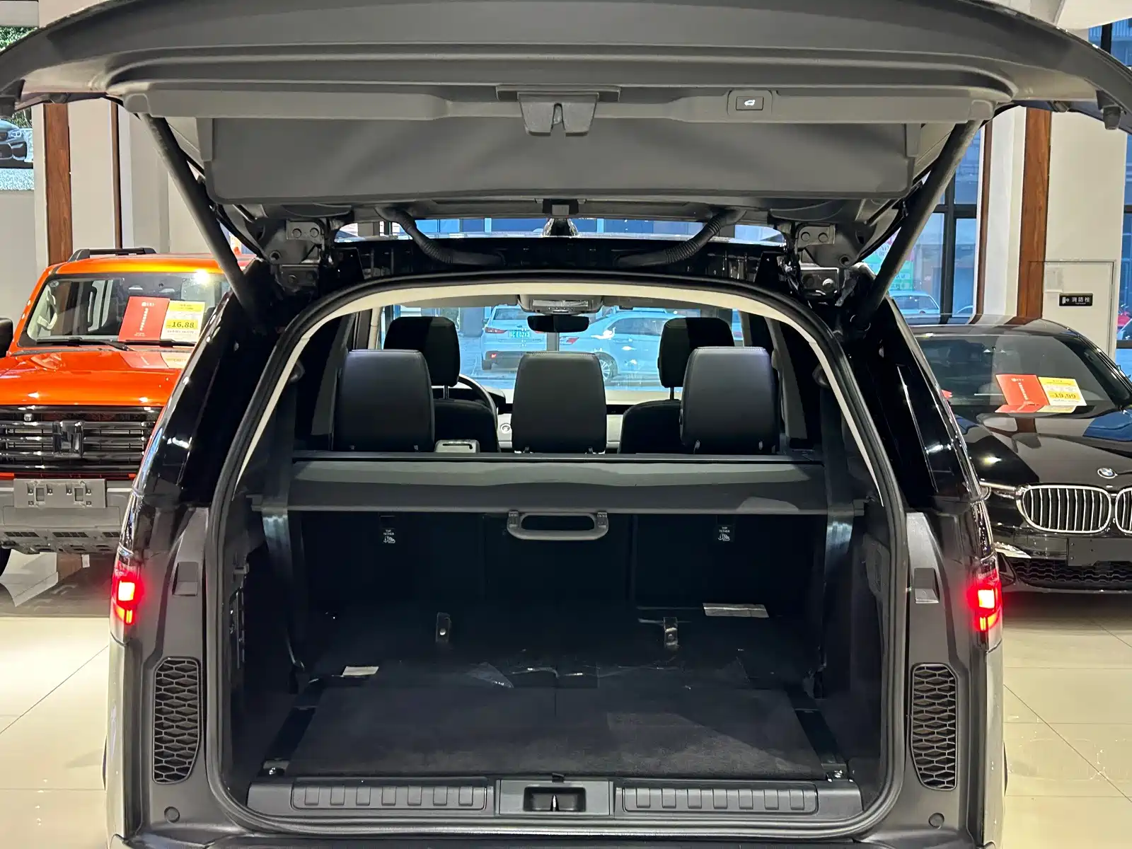 Фото 28 - Land Rover Discovery