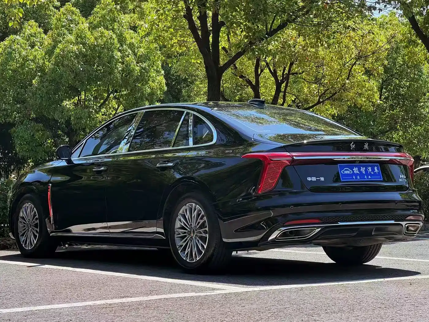 Hongqi H5 2024 1.5T HEV Smart Connect Flag Rhythm Edition фото 7