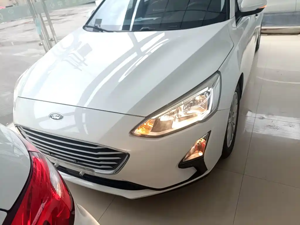 Photo 3 - Ford Focus