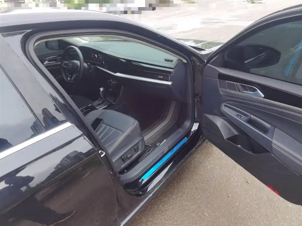 Volkswagen Passat 2025 Outstanding 330TSI Starlight Elite Edition фото 20