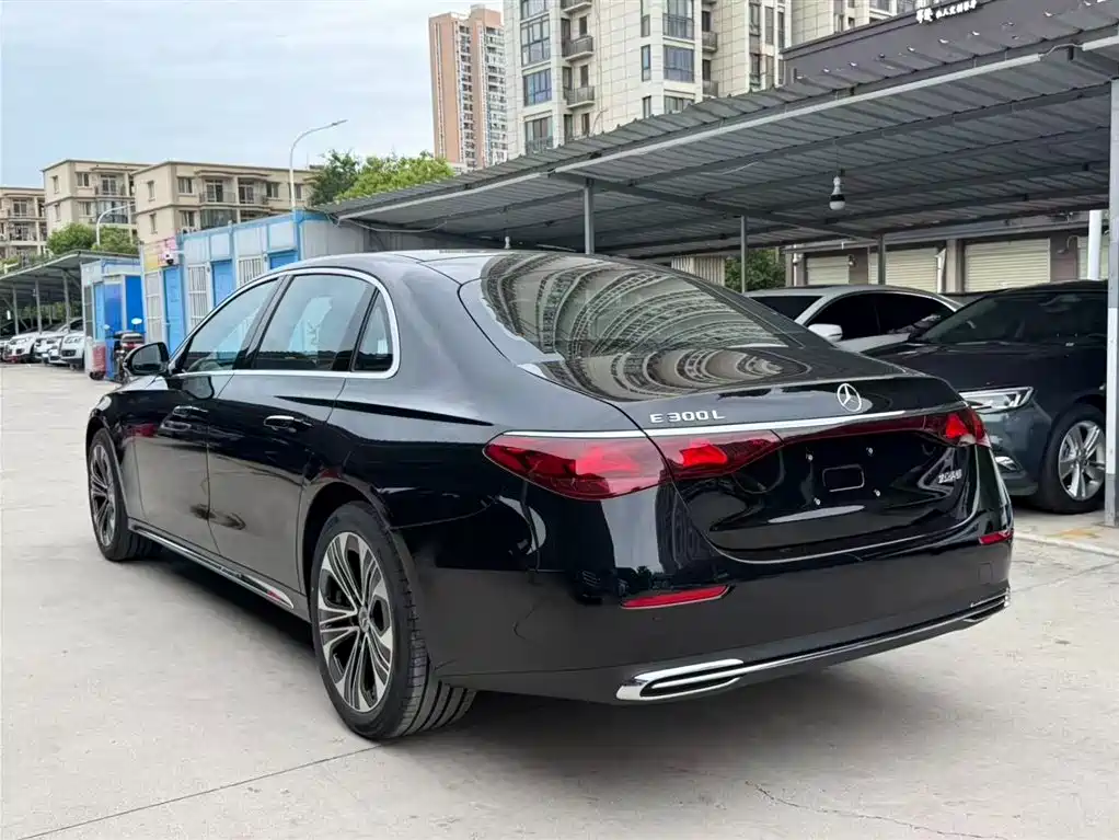 MERCEDES-BENZ E-CLASS