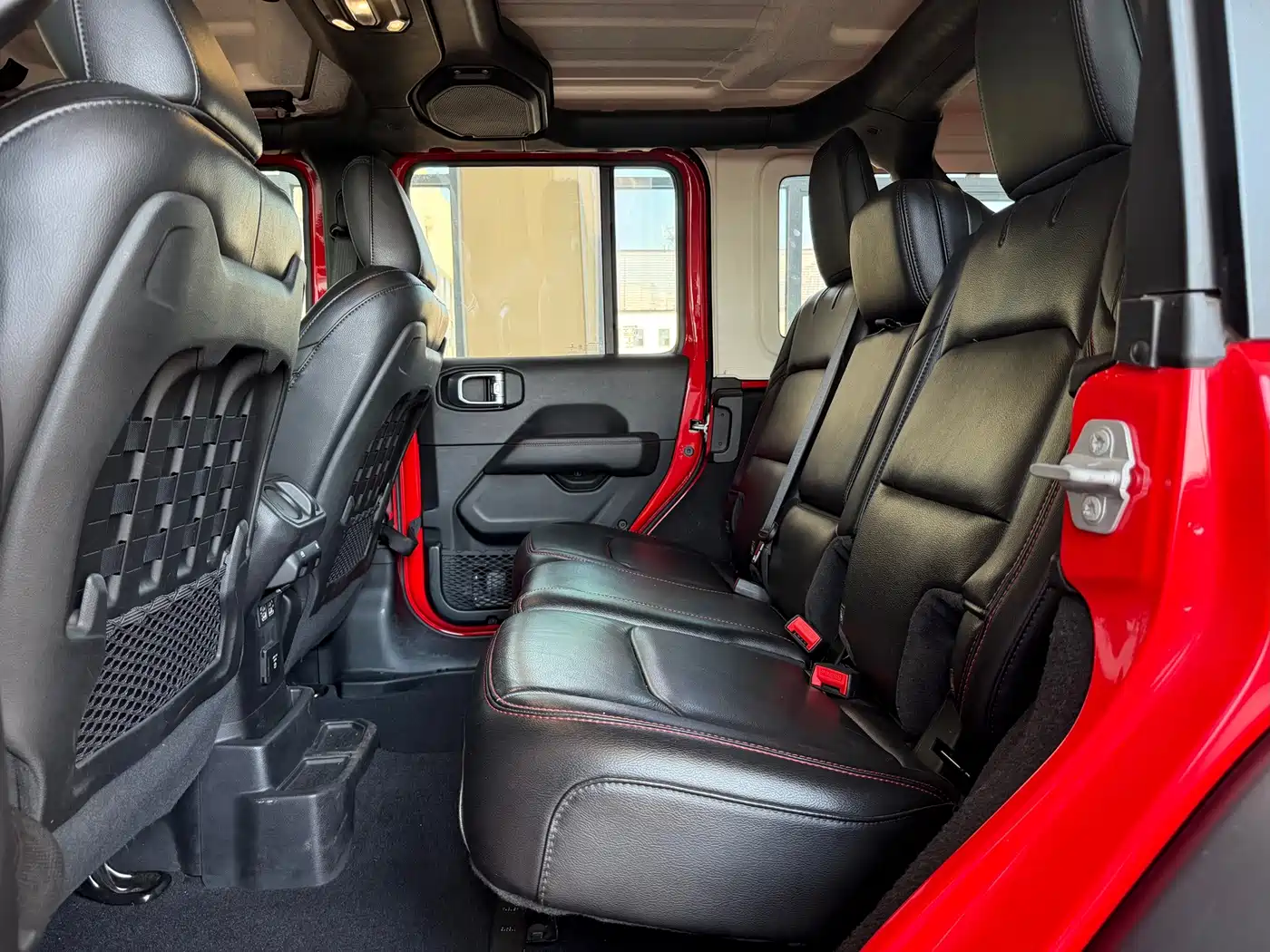 Фото 4 - Jeep Wrangler