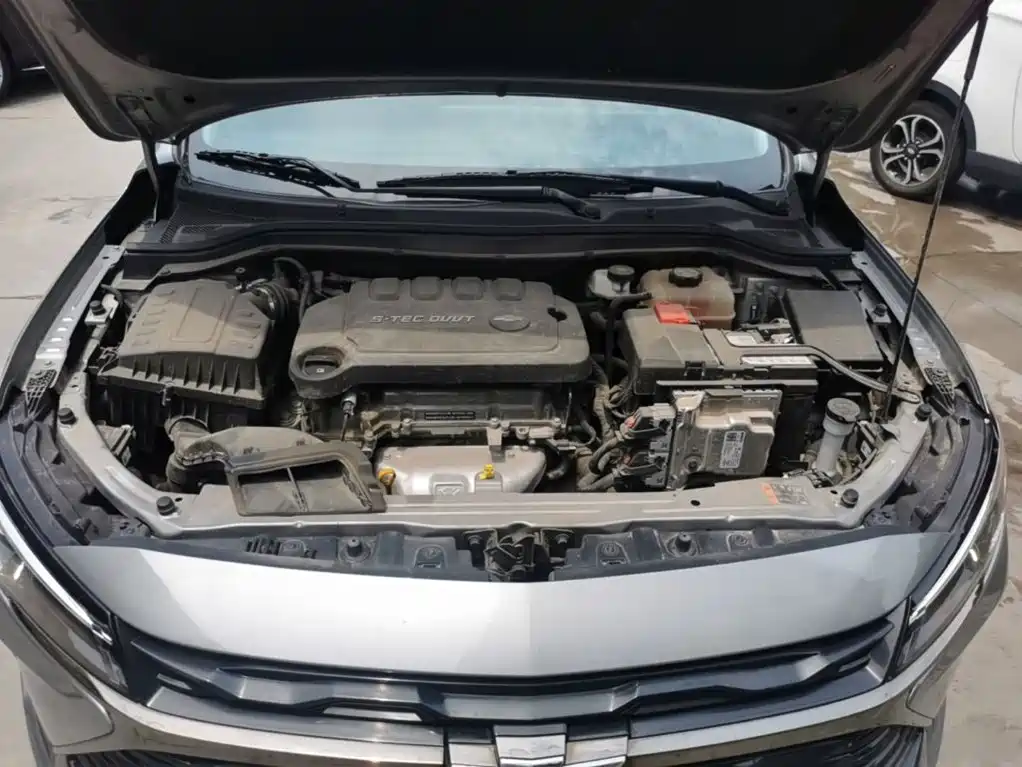 CHEVROLET CRUZE