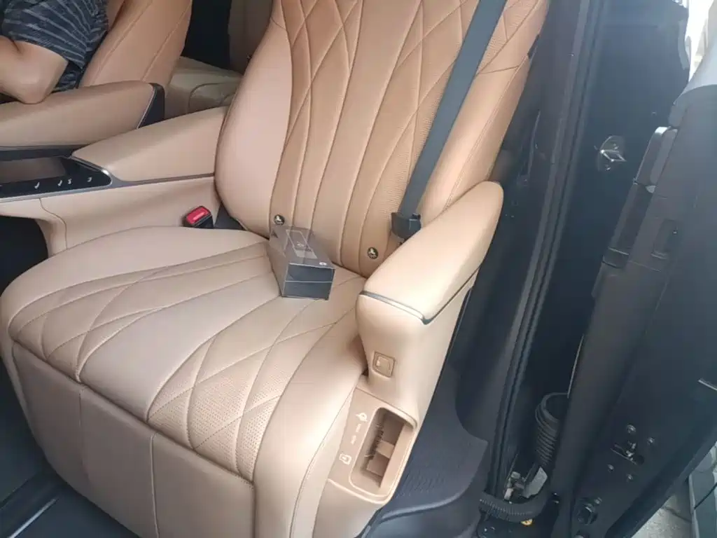 Denza D9 2026 2025 DM-i Smart Drive Edition 1020 AWD Prestige