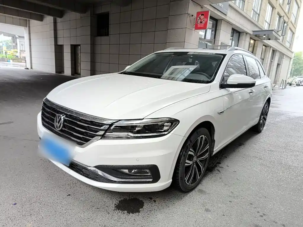 Photo 1 - Volkswagen Lavida