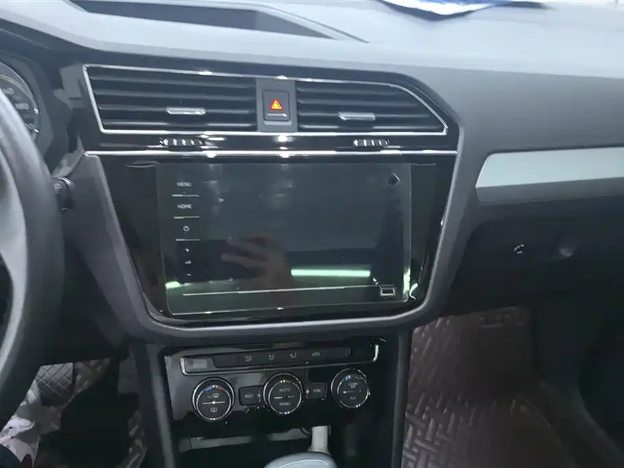 Volkswagen Tiguan L 2021 330TSI Automatic 2WD Smart фото 13