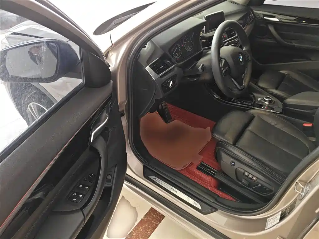 BMW X1 2016 sDrive20Li Luxury Model фото 16