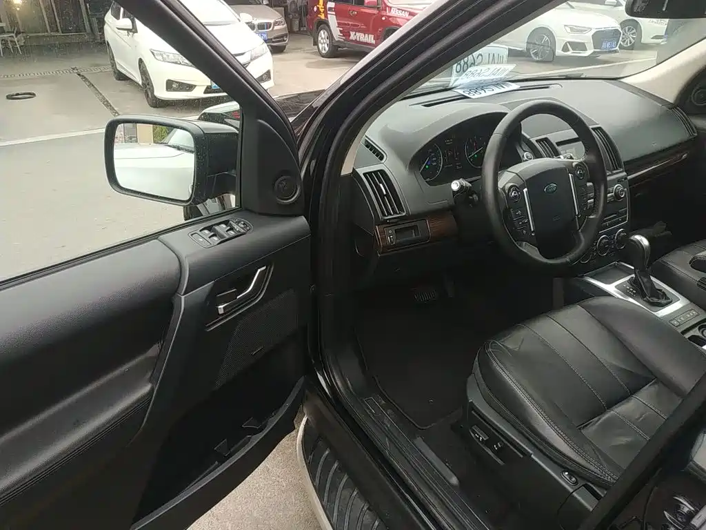 Land Rover Freelander 2 2014 2014 2.0T Si4 SE Gasoline Edition