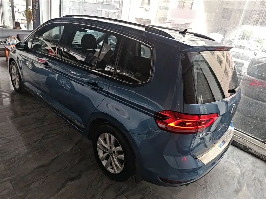 Volkswagen Touran 2016 Touran L 280TSI DSG Comfortline фото 6