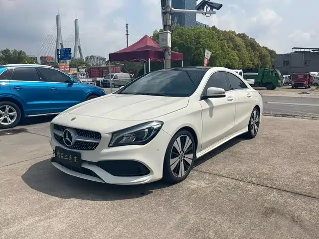 MERCEDES-BENZ CLA