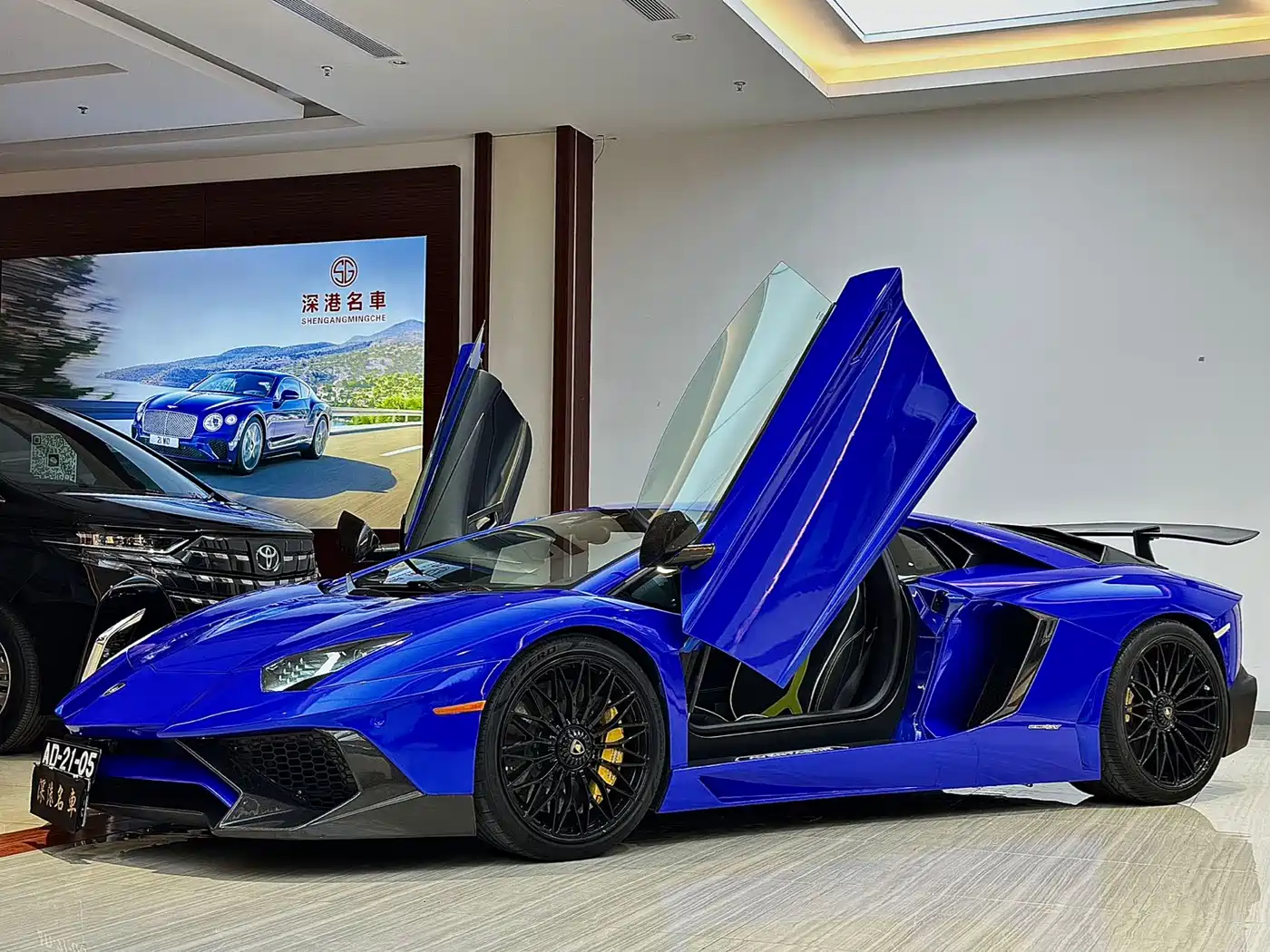 Lamborghini Aventador 2011 LP 700-4 фото 2