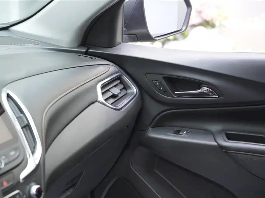 Chevrolet Equinox 2018 535T Automatic Control Edition фото 15