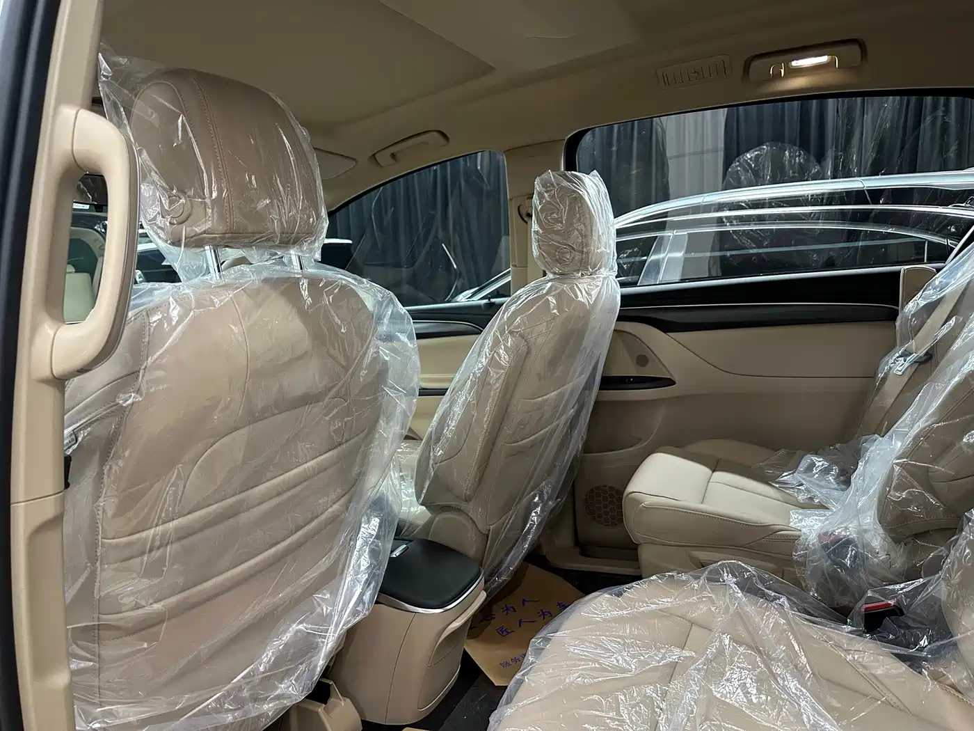 Buick GL8 2025 Land Business Class Comfort DG Edition фото 8