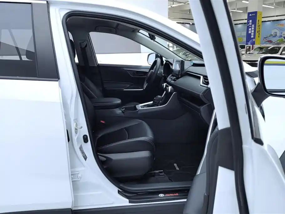 Toyota RAV4 Rongfang 2021 2.0L CVT 2WD Urban фото 8