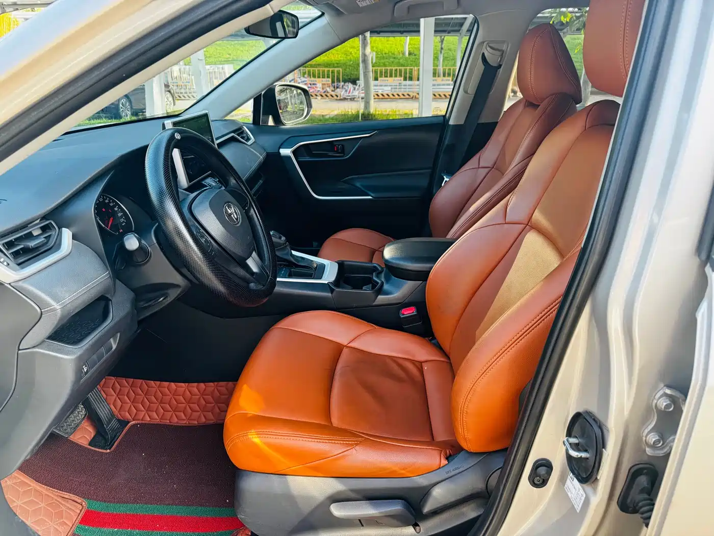 Toyota Wildlander 2022 2.0L CVT FWD Leading Edition фото 5