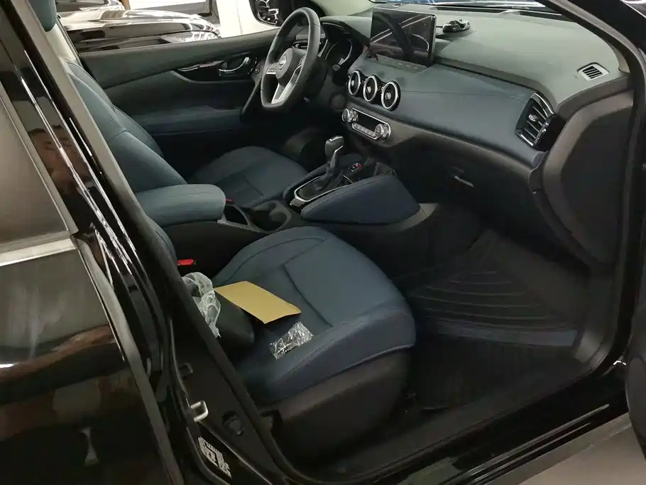 Nissan Qashqai 2025 2025 Facelift Honor 2.0L CVT XV+ Leading Edition