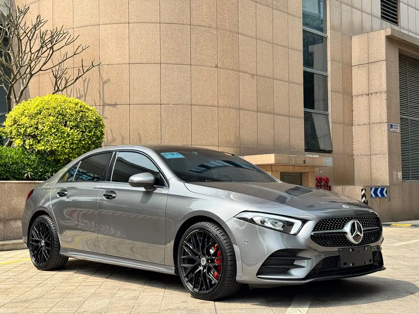 Mercedes-Benz A-Class 2022 Facelift III A 200 L Sport Sedan Fashion фото 3