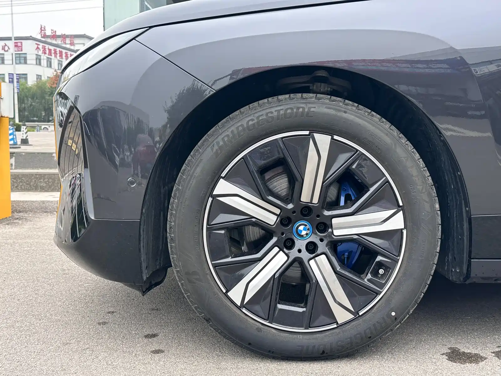 Фото 10 - BMW iX