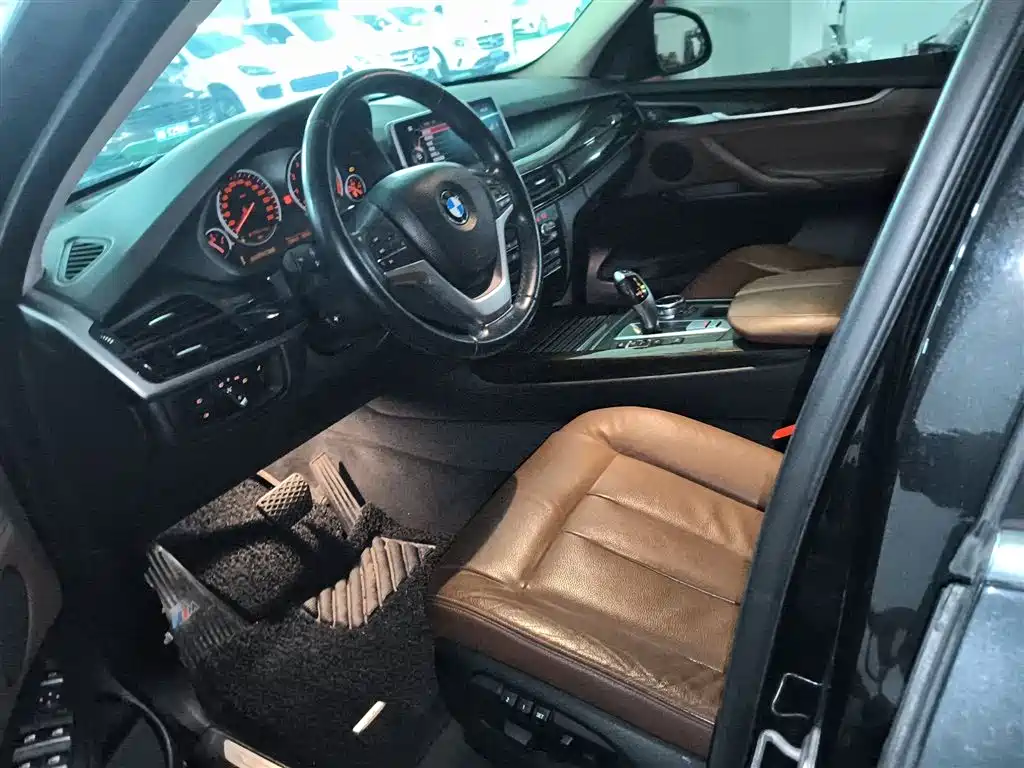 BMW X5 (Import) 2014 xDrive35i Leading фото 11