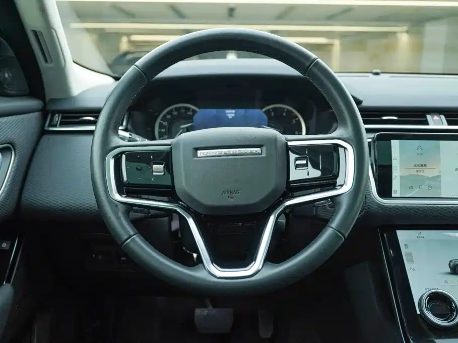 Фото 16 - Land Rover Range Rover Velar