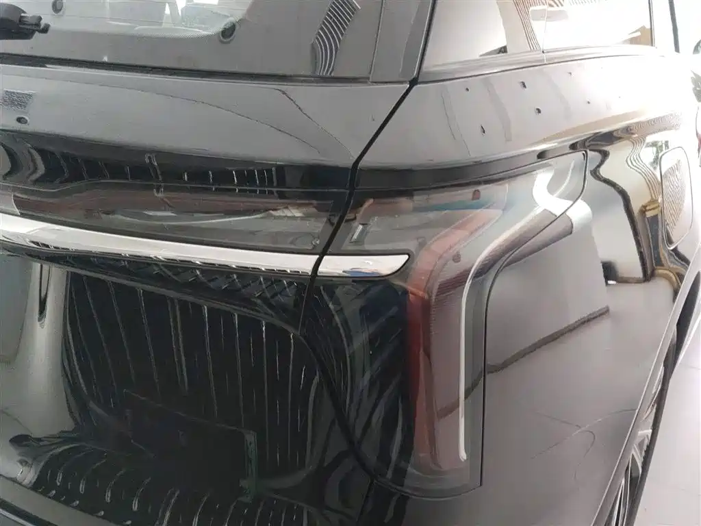 Hongqi HS7 PHEV 2024 2.0T PHEV 4WD Flagship Edition 6-seater фото 8