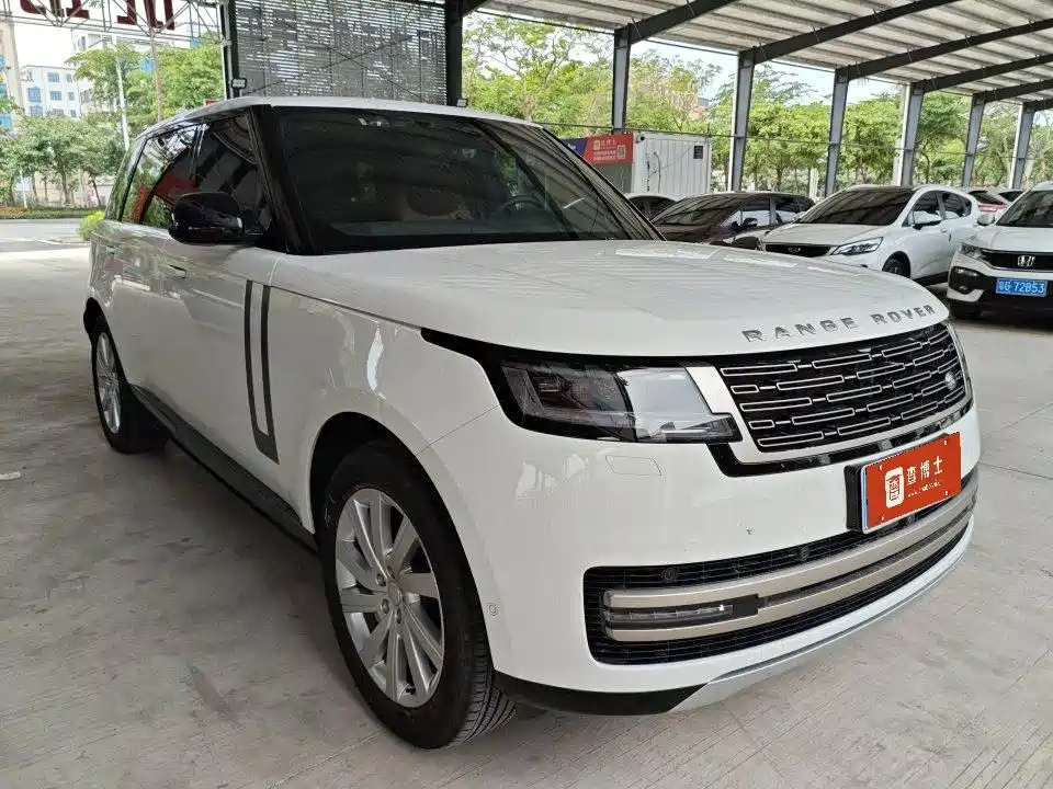 Land Rover Range Rover 2023 3.0 L6 400PS Golden Age 7-Seater Long Wheelbase