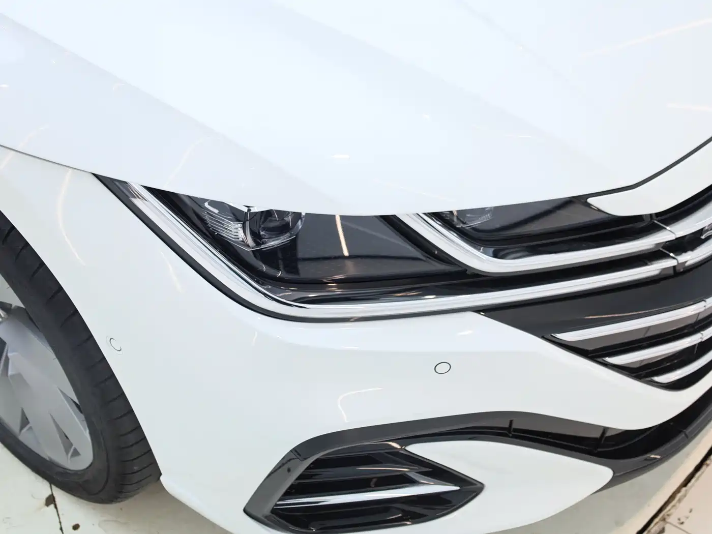 Volkswagen FAW-Volkswagen CC 2023 380TSI Eye-catching Edition фото 10