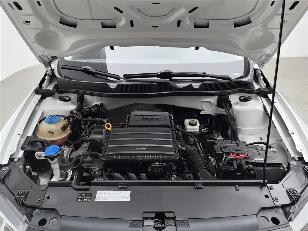 Volkswagen Bora 2017 1.6L Automatic Comfort фото 6