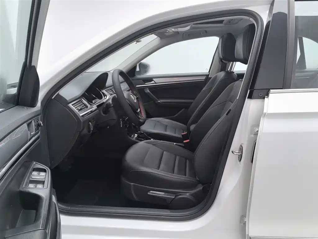 Volkswagen Bora 2017 1.6L Automatic Comfort фото 10