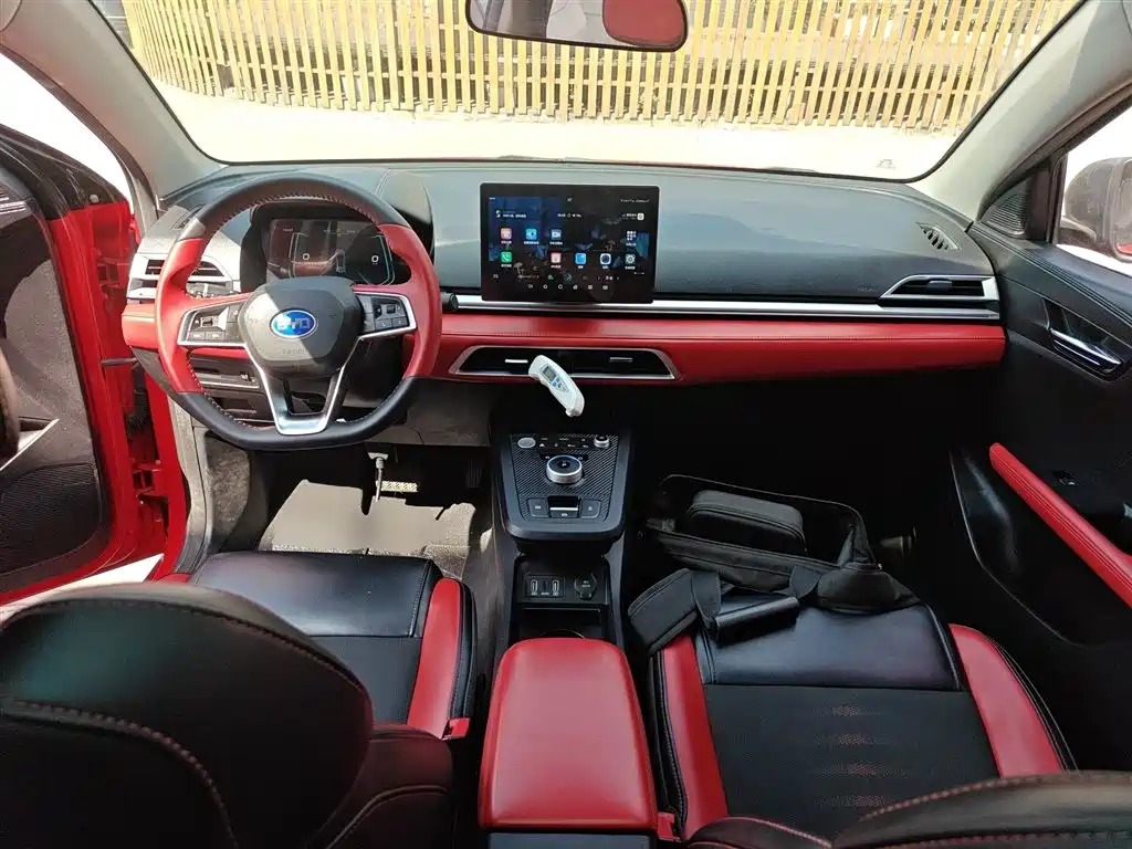 BYD E2