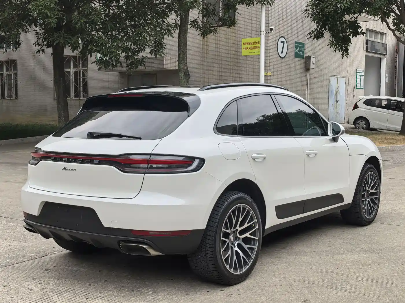 Porsche Macan 2018 Macan 2.0T фото 7