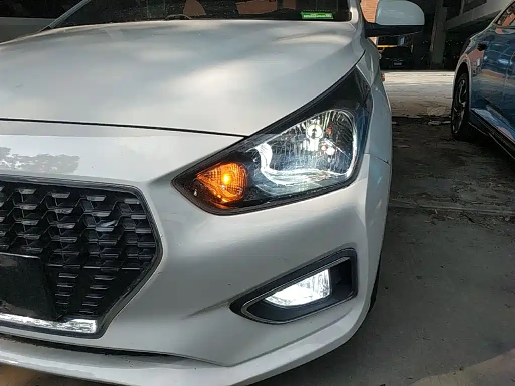 Hyundai Verna 2017 1.4L Manual Color Edition (China V) фото 24