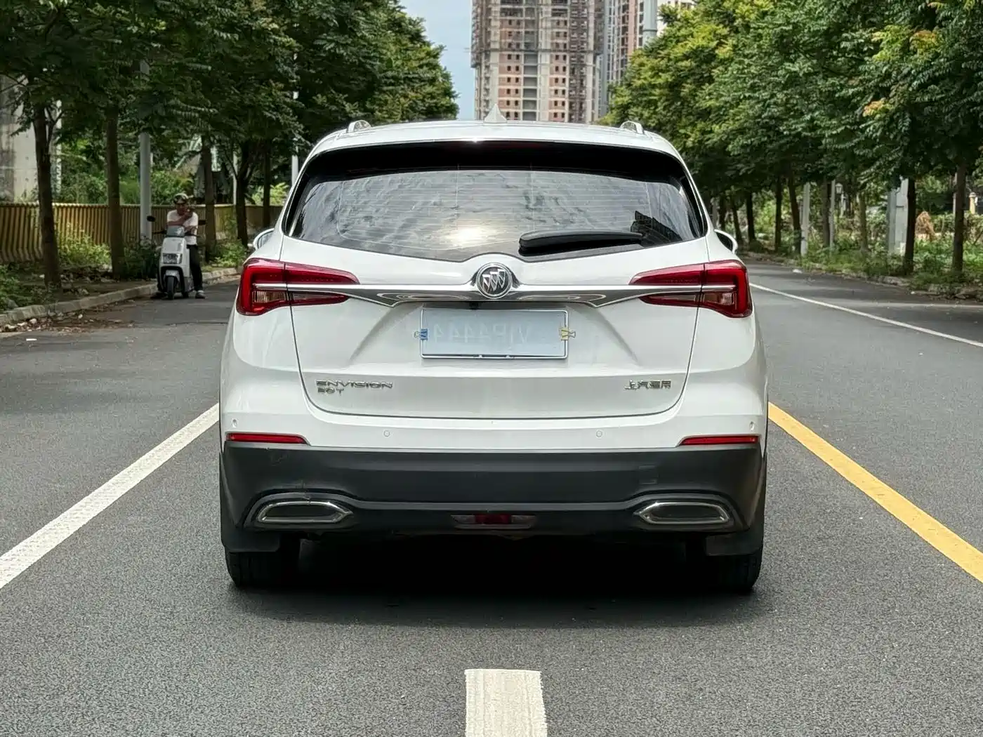 Photo 4 - Buick Envision Plus