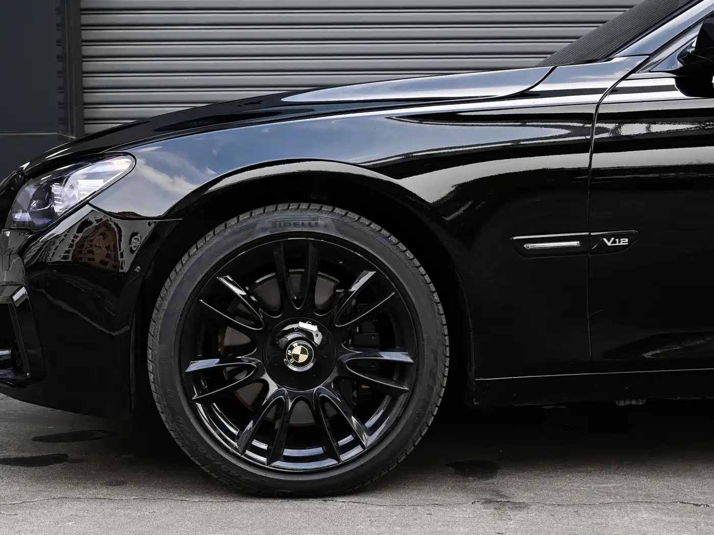 Фото 3 - BMW 7 Series
