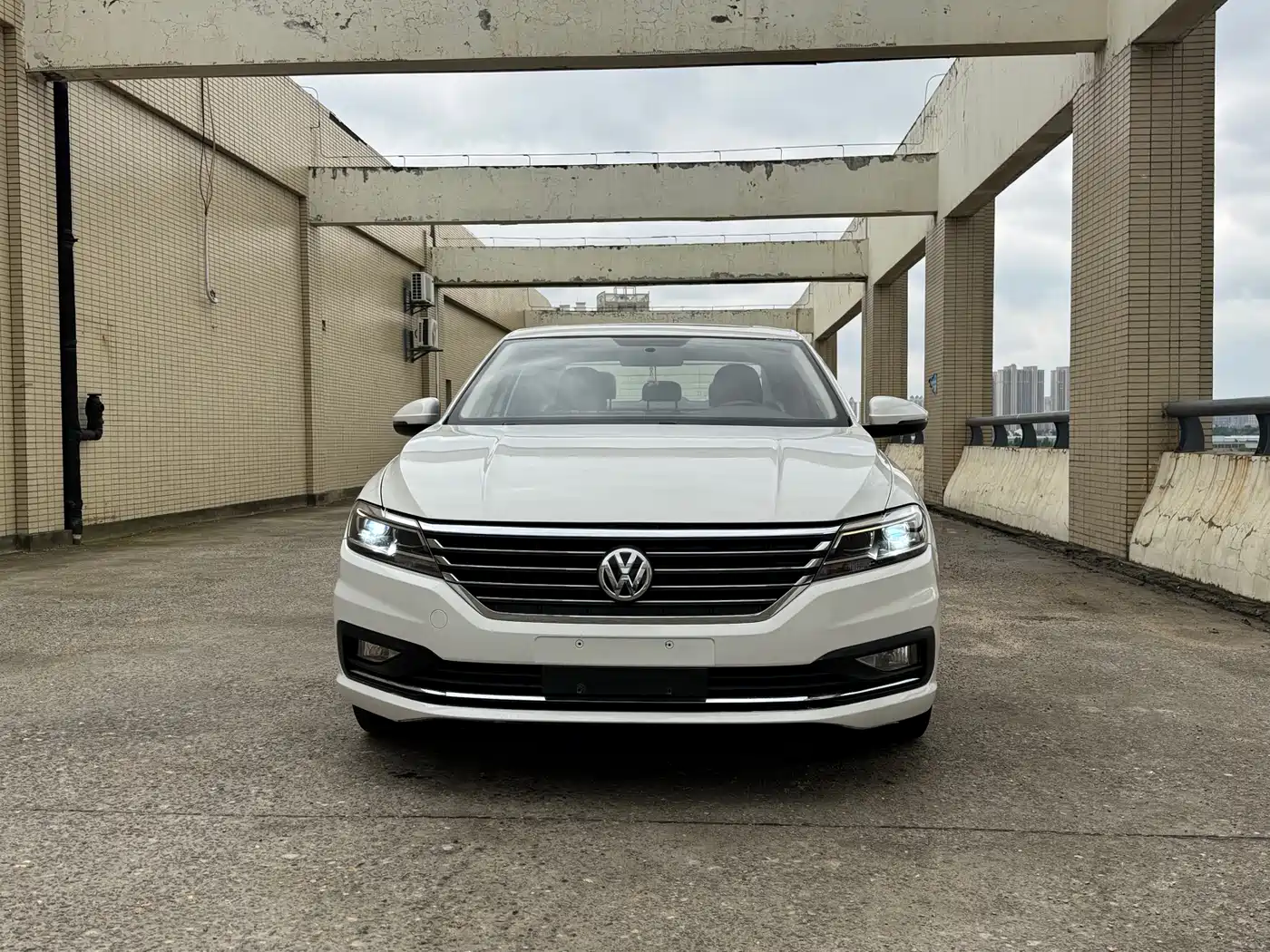 Фото 2 - Volkswagen Lavida