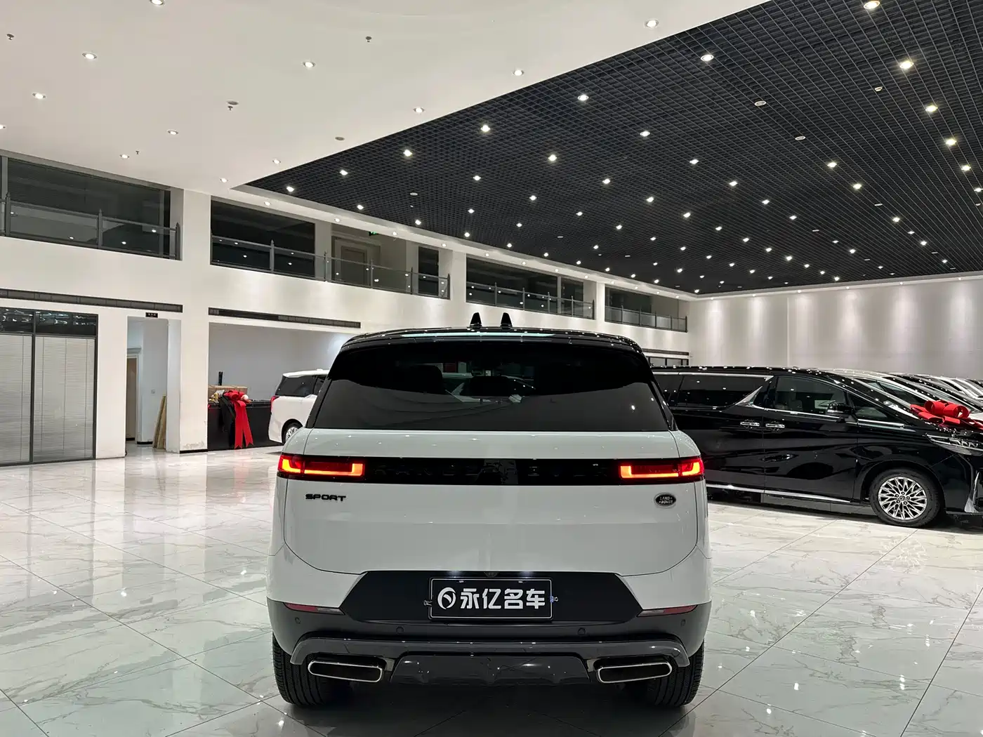 Land Rover Range Rover Sport 2023 360PS S фото 15