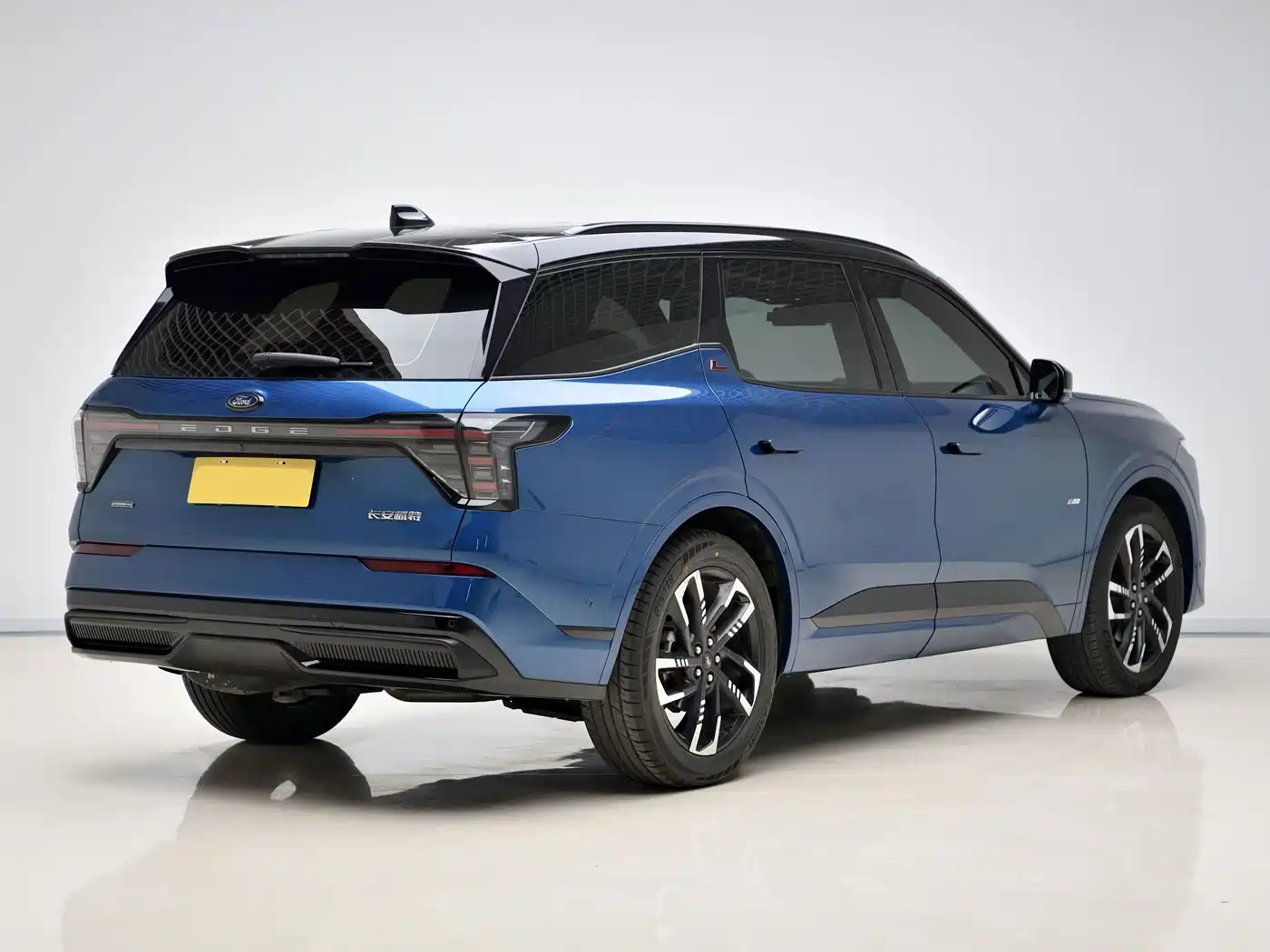 Фото 6 - Ford Edge