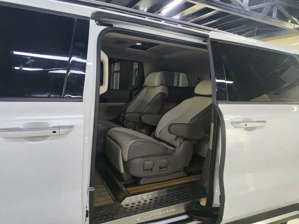 Kia Carnival 2022 2021 2.0T Flagship Edition